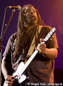 Alvin Youngblood Hart 3