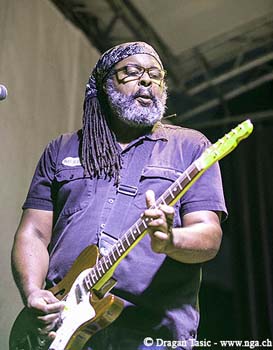 Alvin Youngblood Hart 4