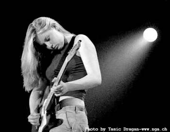 Joanne Shaw Taylor 3