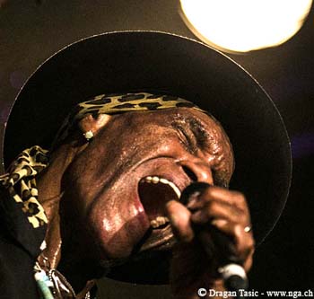 Cyril Neville 3