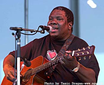 Vusi Mahlasela 1