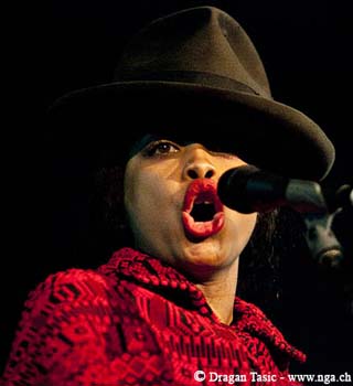 Erykah Badu 4