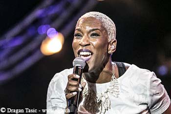 Liv Warfield 2